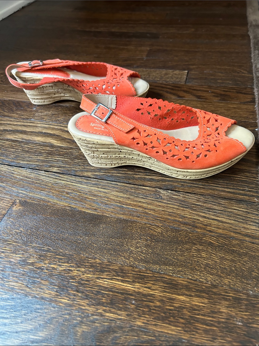 Spring Step Women’s Orange Laser-Cut Leather Slingback Sandals. Size 40 - Picture 3 of 8